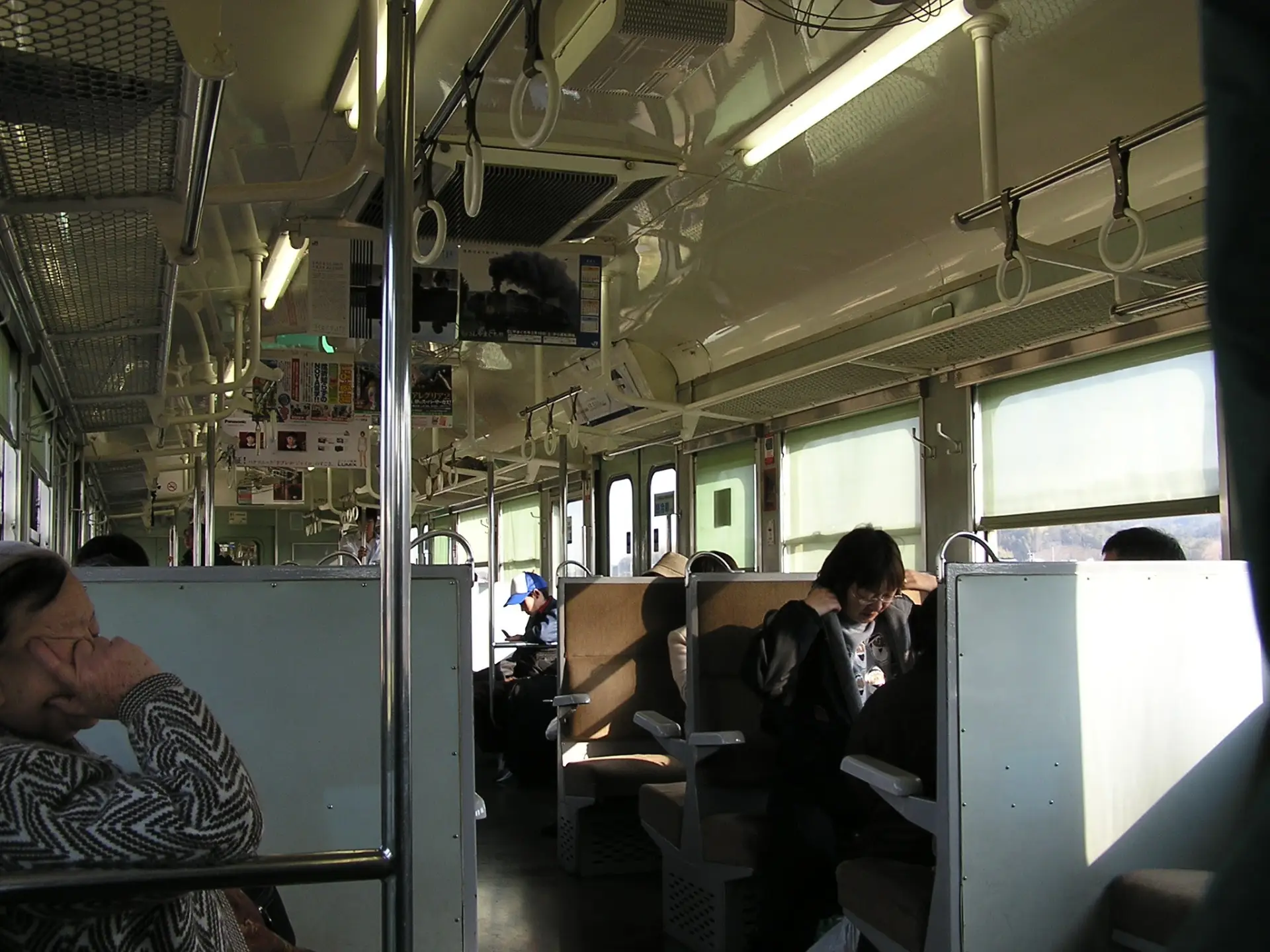 115系電車の車内 2005年