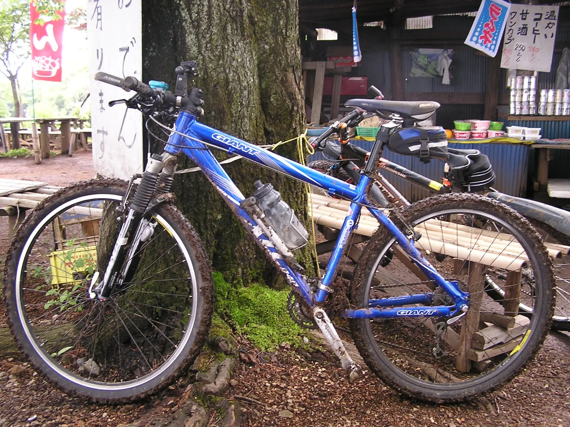 自転車が泥だらけ